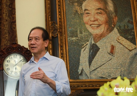 Con trai đại tướng kể chuyện - Ảnh: DANH KHANG Con trai đại tướng kể chuyện - Ảnh: DANH KHANG