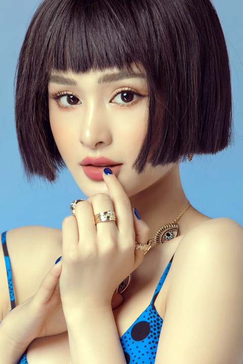 Làm nghệ sĩ thì đừng Tới hiện tại, công chúng vẫn chưa quên bê bối đời tư của Hiền Hồ, ai bênh cô cũng bị ghét lây