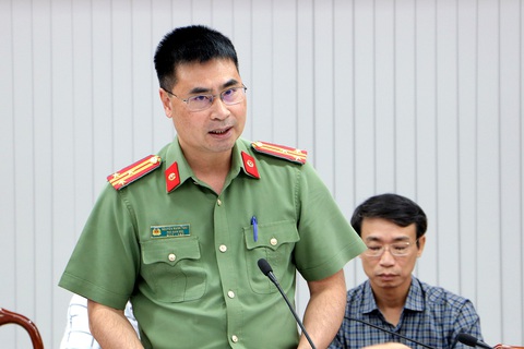 Vụ nổ lò hơi làm 6 người chết: Tạm giữ giám đốc người Trung Quốc, hoãn xuất cảnh 7 người nước ngoài- Ảnh 2. Thượng tá Nguyễn Mạnh Toàn, phó giám đốc Công an tỉnh Đồng Nai, thông tin tại Hội nghị giao ban kinh tế - xã hội tỉnh Đồng Nai sáng 4-5 - Ảnh: A.B.