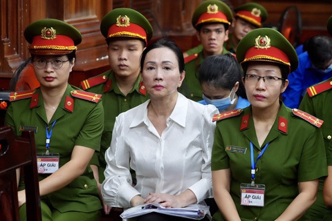 Vì sao gia đình bà Trương Mỹ Lan không xin lại được biệt thự cổ 110-112 đường Võ Văn Tần?- Ảnh 3. Bà Trương Mỹ Lan tại phiên tòa sơ thẩm - Ảnh: HỮU HẠNH