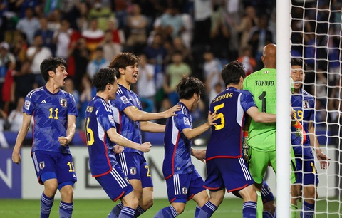 Đánh bại Uzbekistan, U23 Nhật Bản vô địch U23 châu Á 2024- Ảnh 3. Thủ môn U23 Nhật Bản cứu thua phút bù giờ trên chấm 11m - Ảnh: AFP