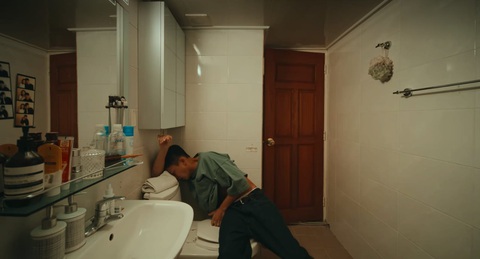 Bỏ qua bê bối ‘mai thúy’, Yoo Ah In được khen ngợi trong Goodbye Earth- Ảnh 2. Bỏ qua bê bối ‘mai thúy’, Yoo Ah In được khen ngợi trong Goodbye Earth- Ảnh 2.