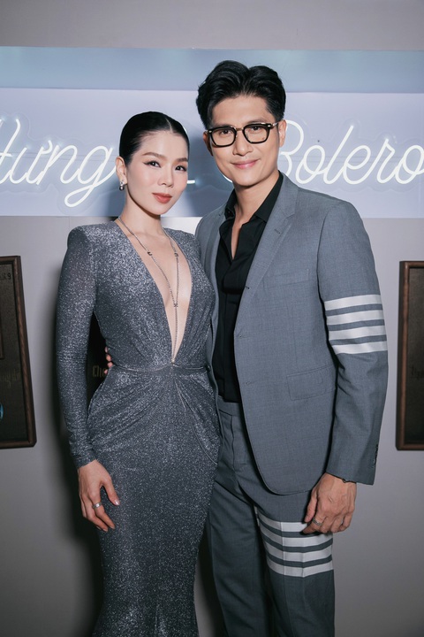 Dàn sao đình đám quy tụ trong đêm live show bạc tỉ của Đàm Vĩnh Hưng- Ảnh 9. Lệ Quyên diện đầm body xẻ sâu cực quyến rũ tình tứ bên Lâm Bảo Châu.