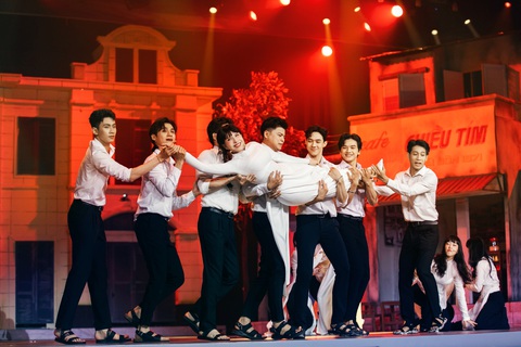 Đàm Vĩnh Hưng xác lập kỷ lục trong live show Ngày em thắp sao trời- Ảnh 11. Đàm Vĩnh Hưng xác lập kỷ lục trong live show Ngày em thắp sao trời- Ảnh 11.