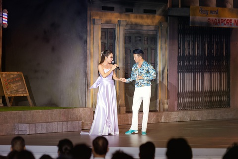 Đàm Vĩnh Hưng xác lập kỷ lục trong live show Ngày em thắp sao trời- Ảnh 14. Đàm Vĩnh Hưng xác lập kỷ lục trong live show Ngày em thắp sao trời- Ảnh 14.