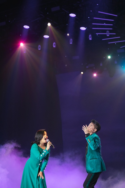 Đàm Vĩnh Hưng xác lập kỷ lục trong live show Ngày em thắp sao trời- Ảnh 17. Đàm Vĩnh Hưng xác lập kỷ lục trong live show Ngày em thắp sao trời- Ảnh 17.