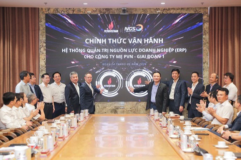 PVN vận hành hệ thống quản trị nguồn lực doanh nghiệp (ERP)- Ảnh 5. Lãnh đạo Tập đoàn và các đơn vị đối tác thực hiện nghi thức chính thức vận hành hệ thống ERP