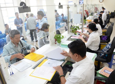 TP.HCM ban hành quy định xếp loại cán bộ để chi thu nhập tăng thêm- Ảnh 1. TP.HCM ban hành quy định xếp loại cán bộ để chi thu nhập tăng thêm - Ảnh: TỰ TRUNG