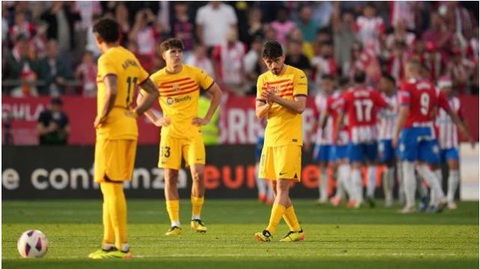 Barcelona thất bại, Real Madrid lần thứ 36 vô địch La Liga- Ảnh 2. Barcelona thất vọng sau trận thua Girona và