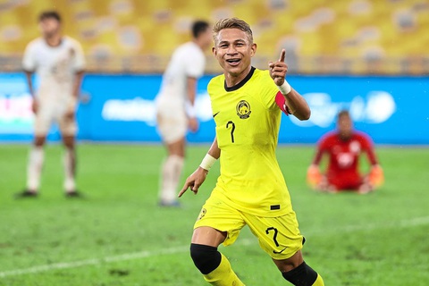 Tuyển thủ Malaysia Faisal Halim bị tạt axit- Ảnh 1. Tiền đạo 26 tuổi Faisal Halim đang phải điều trị ở bệnh viện sau khi bị tạt axit - Ảnh: FAM