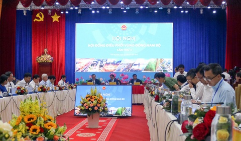 Tiến độ dự án vành đai 3, 4, cao tốc TP.HCM - Mộc Bài, cảng Cần Giờ ra sao?- Ảnh 1. Hội nghị hội đồng điều phối vùng Đông Nam Bộ lần 3 - Ảnh: T.X.