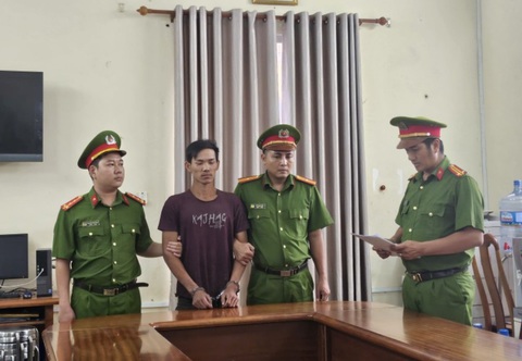 Đề nghị truy tố kẻ giết người ở Hóc Môn rồi trốn trong rừng tràm ở Long An- Ảnh 2. Nguyễn Thanh Tâm lúc bị bắt - Ảnh: Công an cung cấp