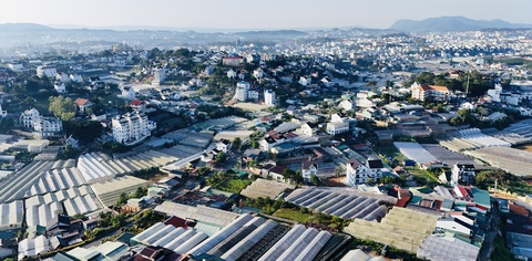 Mong Đà Lạt đẹp hơn, khí hậu trong lành, lũ lụt rời xa- Ảnh 1. Một góc thành phố Đà Lạt nhìn từ trên cao - Ảnh: LÊ KHAI