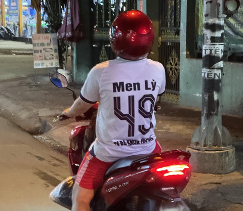 Ảnh vui 6-5: Biển chỉ dẫn... đường về nhà- Ảnh 4. Hàng thật không cần chứng minh.