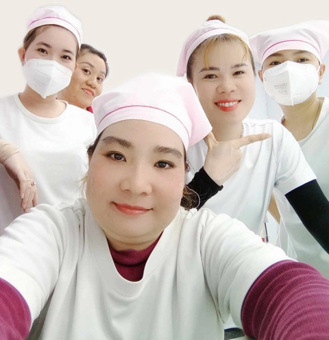 Vì sao người miền Tây ồ ạt Các nữ công nhân người miền Tây đang làm việc tại Công ty Panko Vina (TP Bến Cát, Bình Dương) - Ảnh: VÕ NHIÊN