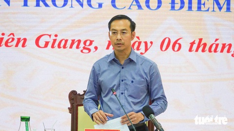 Kiên Giang có giải pháp gì phòng chống cháy rừng?- Ảnh 1. Ông Nguyễn Thanh Nhàn - phó chủ tịch UBND tỉnh Kiên Giang - đề nghị sở, ngành đẩy nhanh giải pháp công trình để giữ ngọt, đảm bảo công tác phòng cháy, chữa cháy rừng - Ảnh: CHÍ CÔNG