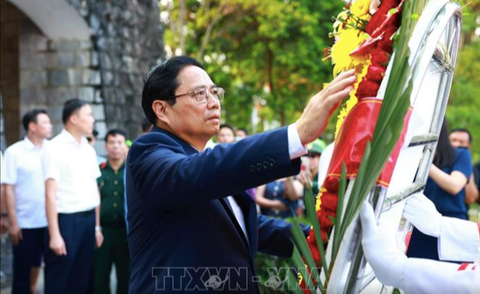 Thủ tướng Phạm Minh Chính dâng hương, dâng hoa tại Nghĩa trang liệt sĩ quốc gia A1 ngày 6-5-2024 Thủ tướng Phạm Minh Chính dâng hương, dâng hoa tại Nghĩa trang liệt sĩ quốc gia A1 ngày 6-5-2024 - Ảnh: TTXVN
