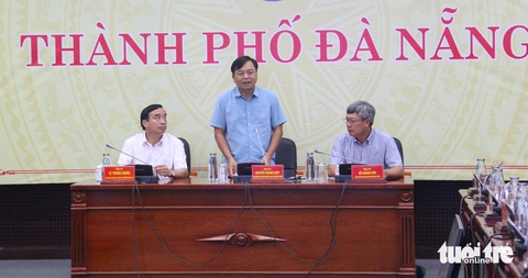 Xây đập kiên cố chia nước dòng Vu Gia - Thu Bồn để Đà Nẵng khỏi lo thiếu nước- Ảnh 3. Thứ trưởng Bộ Nông nghiệp và Phát triển nông thôn Nguyễn Hoàng Hiệp ủng hộ sớm hình thành công trình kiên cố trên sông Quảng Huế - Ảnh: TRƯỜNG TRUNG
