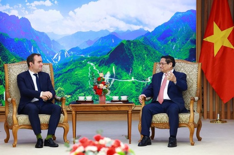 Ông Sébastien Lecornu bày tỏ mong muốn hai bên tiếp tục nỗ lực thúc đẩy hợp tác quốc phòng ngày càng đi vào chiều sâu, hiệu quả, tương xứng với quan hệ Đối tác chiến lược Việt Nam - Pháp - Ảnh: VGP