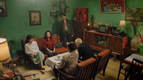 ‘Gặp lại chị bầu’ - phim ‘xuyên không’ về Sài Gòn thập niên 90- Ảnh 1. ‘Gặp lại chị bầu’ - phim ‘xuyên không’ về Sài Gòn thập niên 90- Ảnh 1.