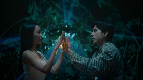 ‘Gặp lại chị bầu’ - phim ‘xuyên không’ về Sài Gòn thập niên 90- Ảnh 2. ‘Gặp lại chị bầu’ - phim ‘xuyên không’ về Sài Gòn thập niên 90- Ảnh 2.