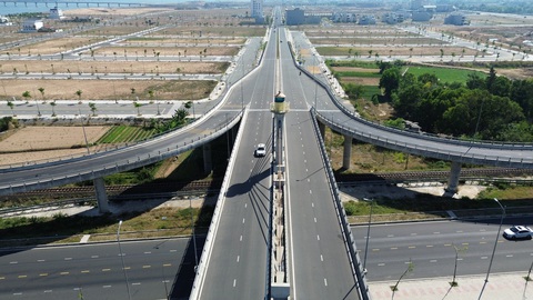 Dự án nút giao thông khác mức đường số 2 khu đô thị Nam TP Tuy Hòa có sự tham gia thi công của Tập đoàn Thuận An - Ảnh: NGUYỄN HOÀNG Dự án nút giao thông khác mức đường số 2, khu đô thị Nam TP Tuy Hòa có sự tham gia thi công của Tập đoàn Thuận An - Ảnh: NGUYỄN HOÀNG
