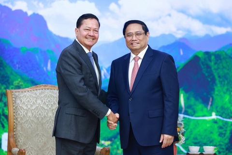 Tiếp Phó thủ tướng Campuchia, Thủ tướng Phạm Minh Chính đề cập chuyện sông Mekong- Ảnh 1. Thủ tướng Phạm Minh Chính tiếp Phó thủ tướng Campuchia Neth Savoeun ngày 6-5 - Ảnh: VGP