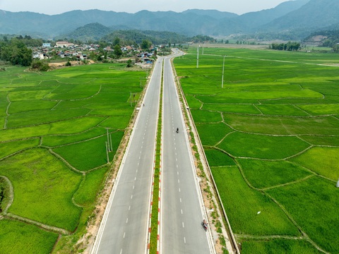 'Hồ Đại tướng Võ Nguyên Giáp' hồi sinh cánh đồng Mường Phăng- Ảnh 6. Nông thôn mới ở Mường Phăng - Ảnh: NAM TRẦN