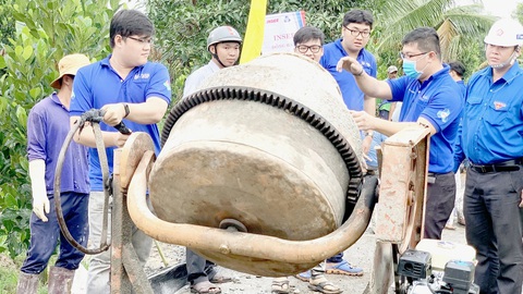 TP.HCM tổ chức tình nguyện hè trong 9 tuần- Ảnh 1. Qua hoạt động tình nguyện, tuổi trẻ TP.HCM đã để lại nhiều công trình ý nghĩa cho người dân - Ảnh: Q.NG.