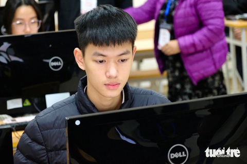 Học sinh Trường THPT Đan Phượng đứng đầu kỳ thi đánh giá tư duy đợt 4- Ảnh 1. Thí sinh tham gia kỳ thi đánh giá tư duy đợt 1 năm 2024 của Đại học Bách khoa Hà Nội - Ảnh: NGUYÊN BẢO
