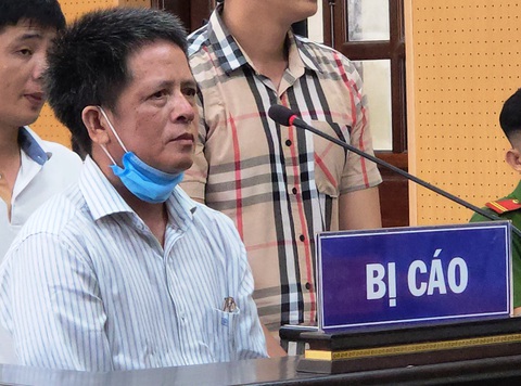 Cựu giám đốc Trung tâm Pháp y Quảng Ngãi nhiều lần làm giả kết quả giám định- Ảnh 3. Bị cáo Phạm Ngọc Phượng đã đưa cháu mình bị bệnh đi khám và