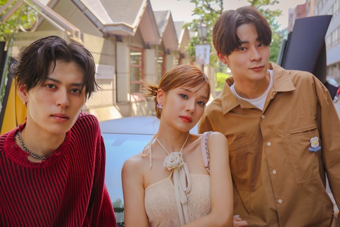 Hoàng Yến Chibi 'chơi chiêu' với badboy, khẳng định không còn ngây ngô- Ảnh 3. MV còn có sự xuất hiện của 2 diễn viên điển trai người Nhật