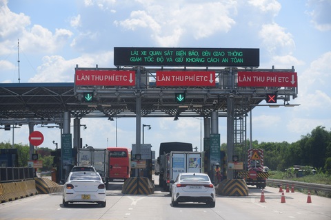 Trạm thu phí cao tốc Trung Lương - Mỹ Thuận - Ảnh: QUANG ĐỊNH Trạm thu phí cao tốc Trung Lương - Mỹ Thuận - Ảnh: QUANG ĐỊNH