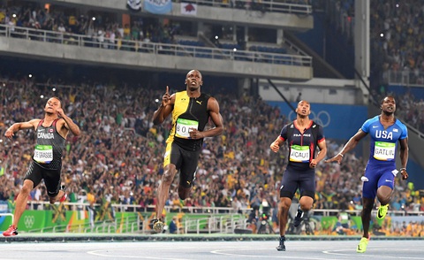 Mbappe nhận lời chạy đua 100m với Usain Bolt- Ảnh 2. Usan Bolt (thứ hai từ trái qua) vượt trội trước các đối thủ để giành huy chương vàng Olympic 2016 - Ảnh: AFP