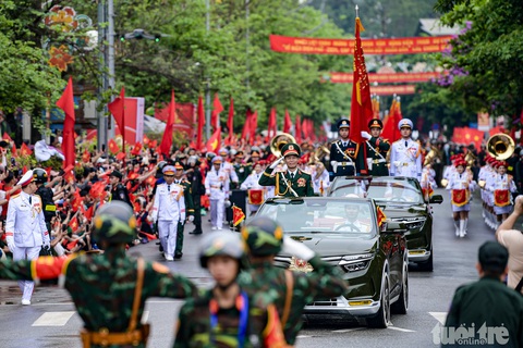 Ấn tượng ô tô điện mui trần tại lễ diễu binh, diễu hành 70 năm Chiến thắng Điện Biên Phủ- Ảnh 4. Ảnh: NAM TRẦN