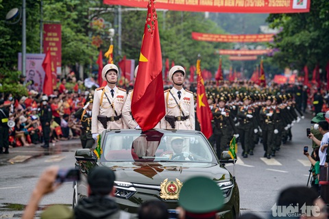 Ấn tượng ô tô điện mui trần tại lễ diễu binh, diễu hành 70 năm Chiến thắng Điện Biên Phủ- Ảnh 3. Ảnh: NAM TRẦN