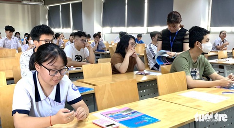 Hơn 41.500 thí sinh đăng ký thi đánh giá năng lực đợt 2- Ảnh 1. Thí sinh tham dự kỳ thi đánh giá năng lực Đại học Quốc gia TP.HCM đợt 1 năm 2024 - Ảnh: TRẦN HUỲNH
