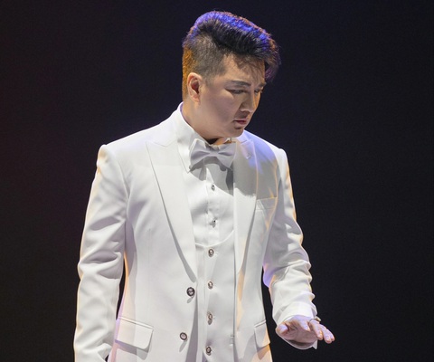 Đàm Vĩnh Hưng xin lỗi khán giả vì những những bất cẩn trong live show khiến khán giả phiền lòng những ngày qua - Ảnh: KIẾNG CẬN TEAM Đàm Vĩnh Hưng xin lỗi khán giả vì những bất cẩn trong live show khiến khán giả phiền lòng những ngày qua - Ảnh: KIẾNG CẬN TEAM