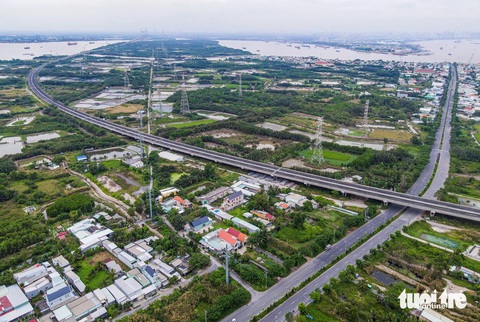 Hình dạng 4 nút giao tổng vốn hơn 13.000 tỉ đồng, mở thông lối thoát cho cao tốc quanh TP.HCM- Ảnh 4. Nút giao đường Rừng Sác và cao tốc Bến Lức - Long Thành được đánh giá là cấp thiết và quan trọng. Khi xây dựng hoàn thành, người dân trong vùng Đông Nam Bộ và các khu vực lân cận có thể đến Cần Giờ nhanh hơn - Ảnh: LÊ PHAN