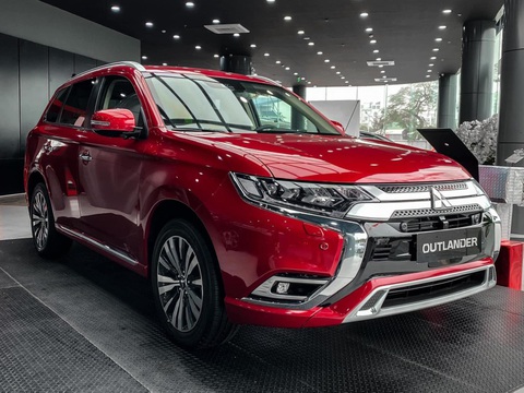 Hàng loạt xe Mitsubishi được ưu đãi lớn, có mẫu tổng giảm tới 170 triệu đồng- Ảnh 5. Mitsubishi Outlander được ưu đãi lớn - Ảnh: Đại lý Mitsubishi