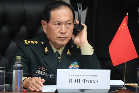 Vòng hoa tang hé lộ số phận cựu bộ trưởng quốc phòng Trung Quốc- Ảnh 1. Ông Ngụy Phượng Hòa khi còn đương chức bộ trưởng quốc phòng Trung Quốc - Ảnh: AFP