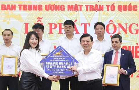 Tập đoàn TH hướng về Điện Biên- Ảnh 1. Nhằm góp sức xóa nhà tạm, nhà dột nát, Tập đoàn TH, Ngân hàng TMCP Bắc Á thông qua Quỹ Vì tầm vóc Việt đã và đang đầu tư xây dựng hơn 300 nhà tình nghĩa tại các huyện Điện Biên Đông, Tuần Giáo trị giá gần 16 tỉ đồng.