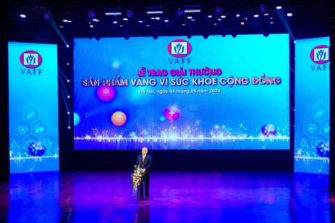 Fucoidan Umi No Shizuku đạt giải vì sức khỏe cộng đồng- Ảnh 1. PGS.TS Trần Đáng, chủ tịch Hiệp hội Thực phẩm chức năng Việt Nam, khai mạc buổi lễ
