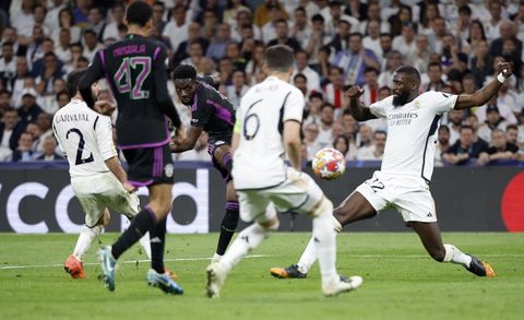 Ngược dòng trong 3 phút, Real Madrid vào chung kết Champions League- Ảnh 2. Tình huống ghi bàn đẹp mắt của Davies - Ảnh: REUTERS