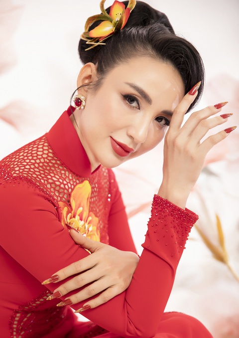 Về chế độ ăn uống, người đẹp cho biết có thể ăn các món nhưng không nhiều hoặc quá no. Buổi sáng, Ngọc Diễm thường uống sữa kết hợp một ly vitamin tổng hợp. Trong các bữa chính, cô đảm bảo khẩu phần đủ dinh dưỡng, tăng cường rau xanh, trái cây. Theo Ngọc Diễm, tinh thần lạc quan là yếu tố quan trọng để giữ sắc vóc. Về chế độ ăn uống, người đẹp cho biết có thể ăn các món nhưng không nhiều hoặc quá no. Buổi sáng, Ngọc Diễm thường uống sữa kết hợp một ly vitamin tổng hợp. Trong các bữa chính, cô đảm bảo khẩu phần đủ dinh dưỡng, tăng cường rau xanh, trái cây. Theo Ngọc Diễm, tinh thần lạc quan là yếu tố quan trọng để giữ sắc vóc.