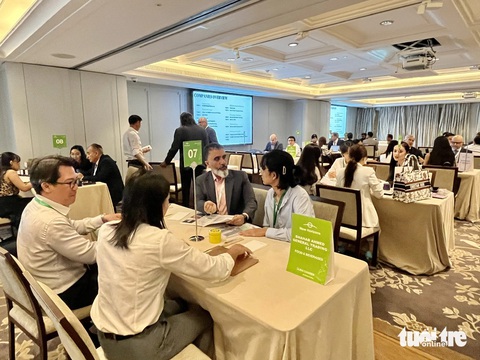 Dubai muốn tăng hiện diện đầu tư ở Việt Nam- Ảnh 2. Hàng trăm cuộc tiếp xúc giữa doanh nghiệp Dubai và Việt Nam. Dubai là đối tác để mở rộng thị trường tại khu vực Trung Đông - Bắc Phi - Ảnh: N.BÌNH