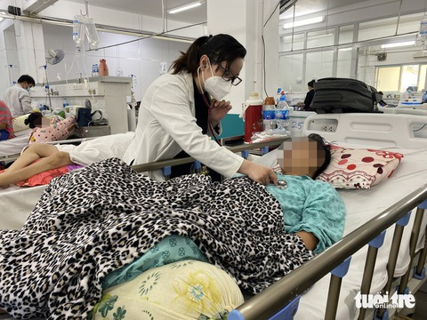Cách loại bỏ thói quen gây đột quỵ chúng ta thường mắc mà không biết- Ảnh 1. Mỗi năm Việt Nam ghi nhận khoảng 200.000 ca đột quỵ và đây là chứng bệnh để lại nhiều di chứng