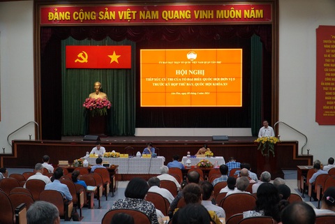 Đại biểu Quốc hội TP.HCM: Sẽ có thử thách trước nhân dân khi quy hoạch cán bộ chiến lược- Ảnh 1. Toàn cảnh buổi hội nghị - Ảnh: B.B.