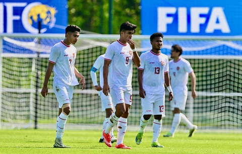 HLV Shin Tae Yong, hãy làm người thua cuộc văn minh!- Ảnh 2. U23 Indonesia thất bại trong trận play-off tranh vé dự Olympic Paris 2024 - Ảnh: BOLA