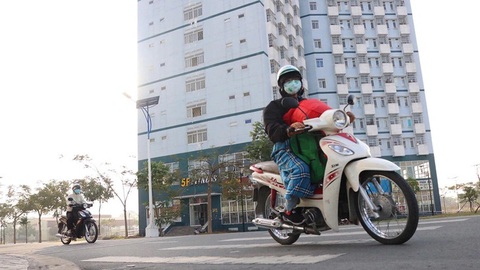 19 sinh viên ký túc xá Đại học Quốc gia TP.HCM nhập viện nghi ngộ độc thực phẩm- Ảnh 1. Tối 8-5 đã có 19 sinh viên ký túc xá Đại học Quốc gia TP.HCM nhập viện nghi ngộ độc thực phẩm - Ảnh: HOÀNG AN